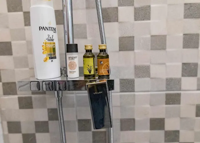 Charm Apartment-steps From Cathedral- Self Check In Lejlighed